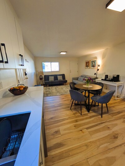 2 Bed suite close to Main Street