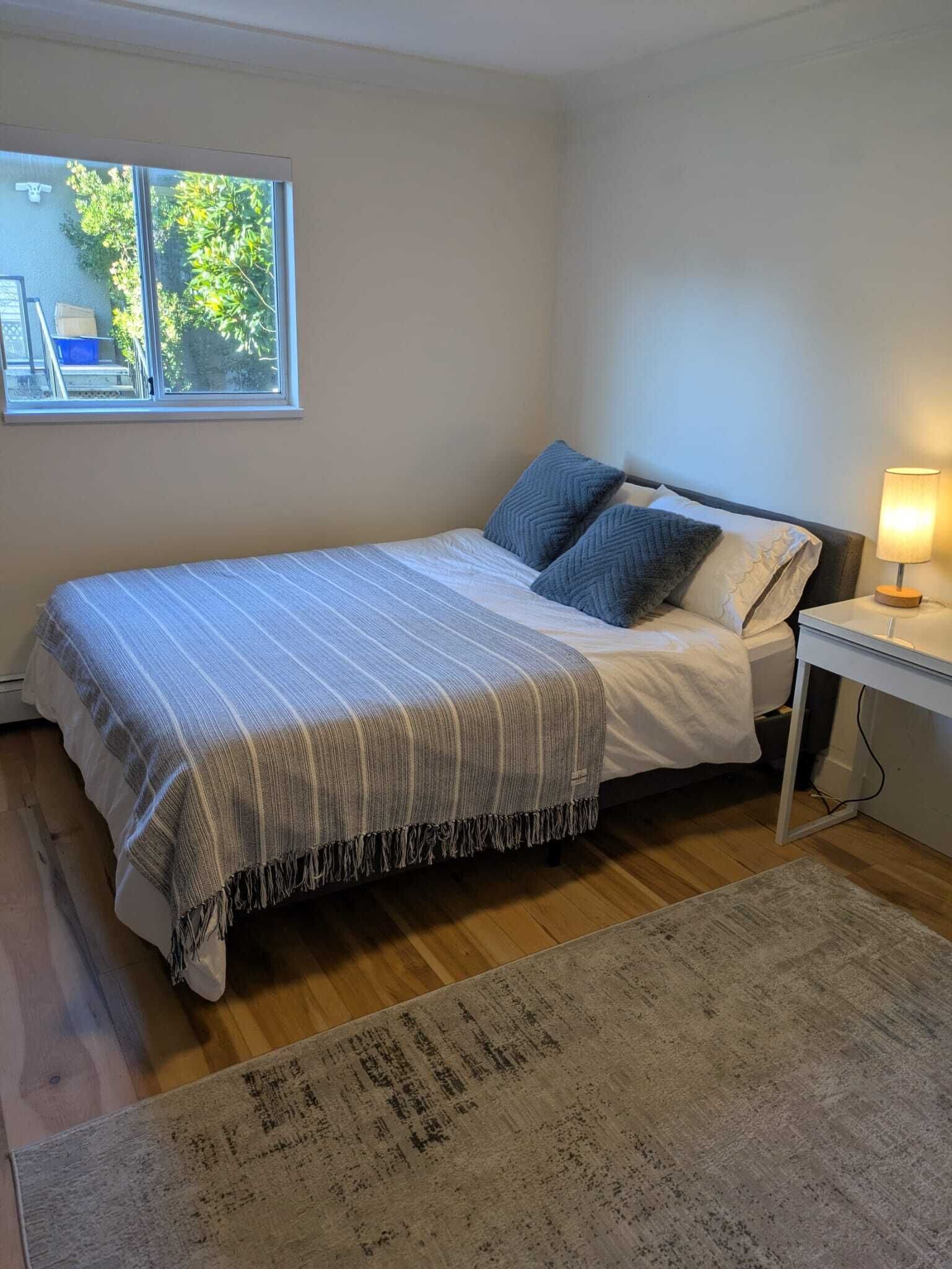 2 bedrooms, iron/ironing board, WiFi