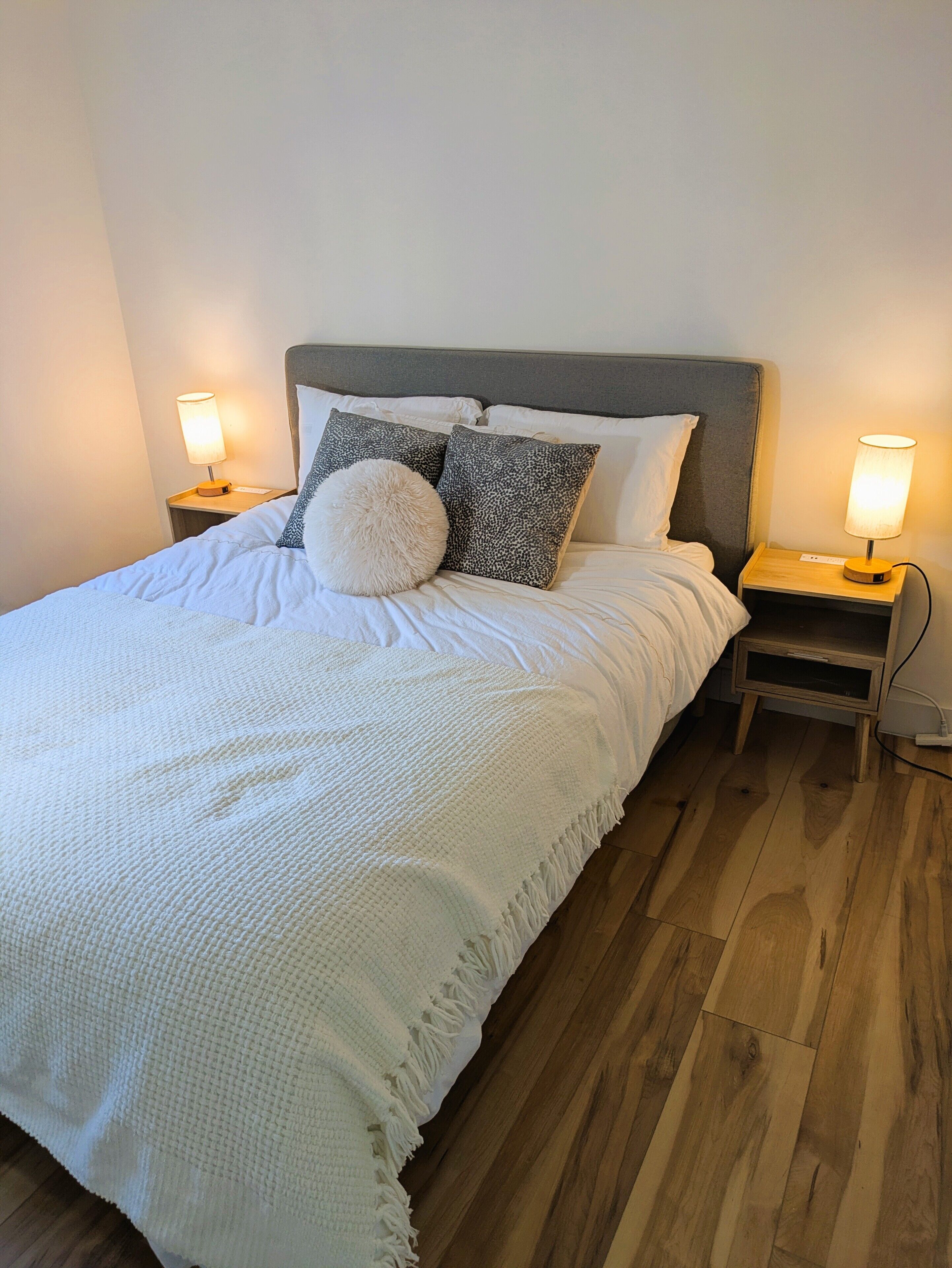 2 bedrooms, iron/ironing board, WiFi