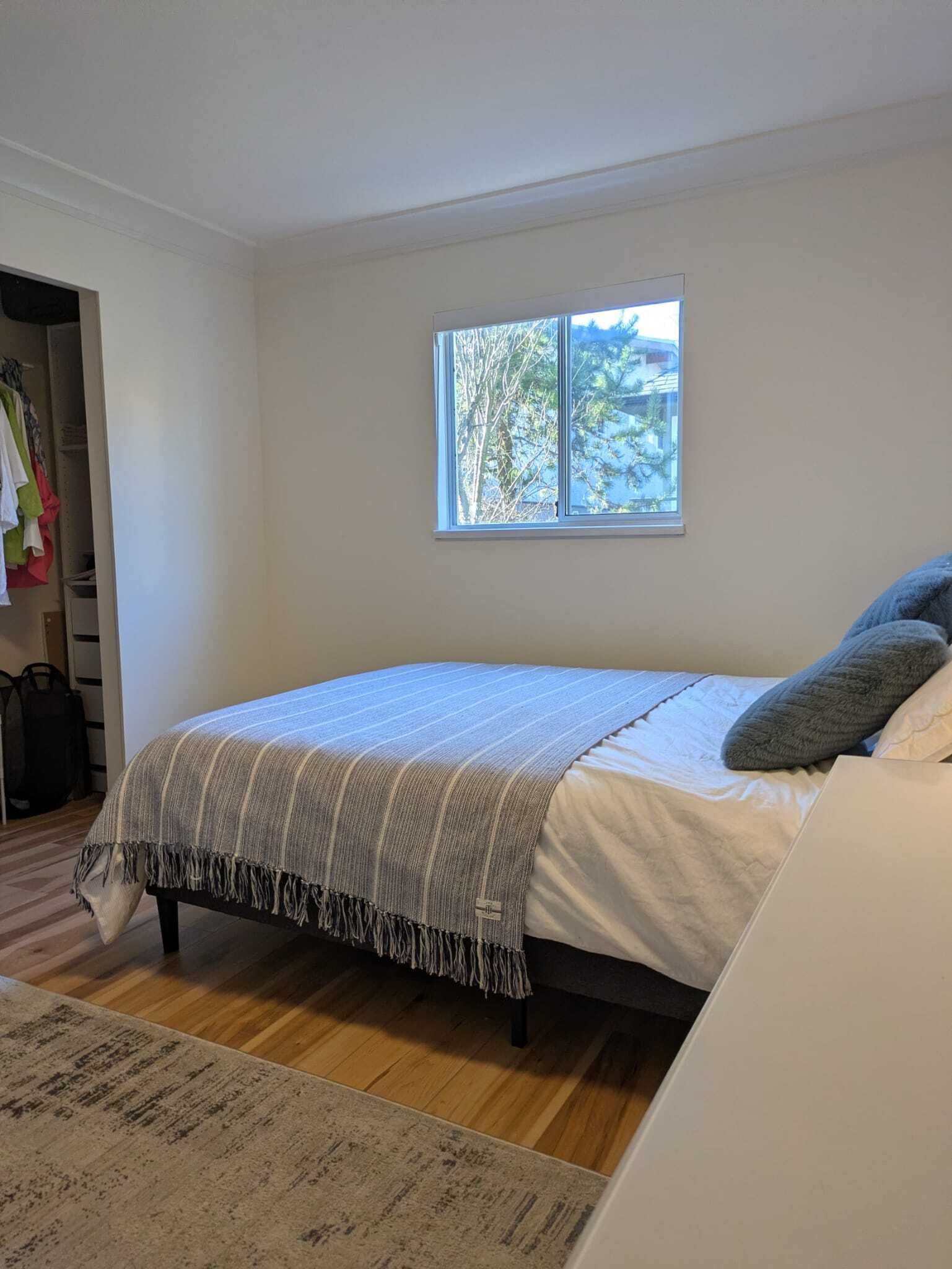 2 bedrooms, iron/ironing board, WiFi