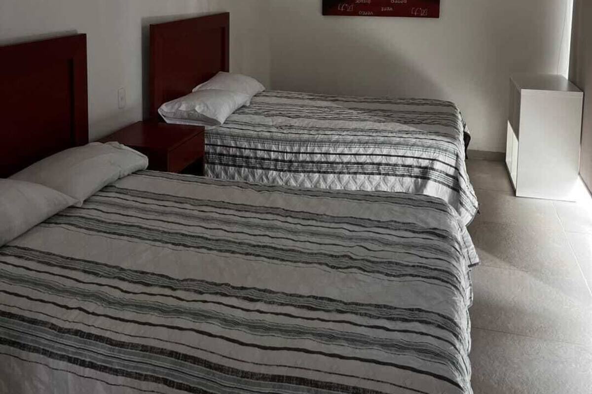 Business Suite | Seterika/papan seterika, katil bayi/kot (surcaj), Wi-fi percuma 