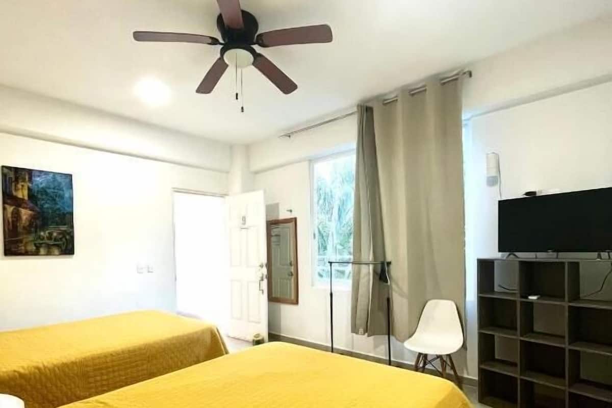 Deluxe Double or Twin Room, Non Smoking, Penyaman udara | Seterika/papan seterika, katil bayi/kot (surcaj), Wi-fi percuma 