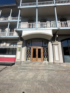 Front of property - hotel europe meidan (Tbilisi)