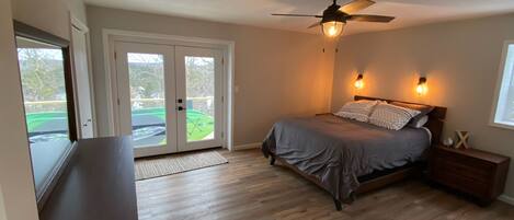 4 habitaciones, tabla de planchar con plancha, wifi y ropa de cama