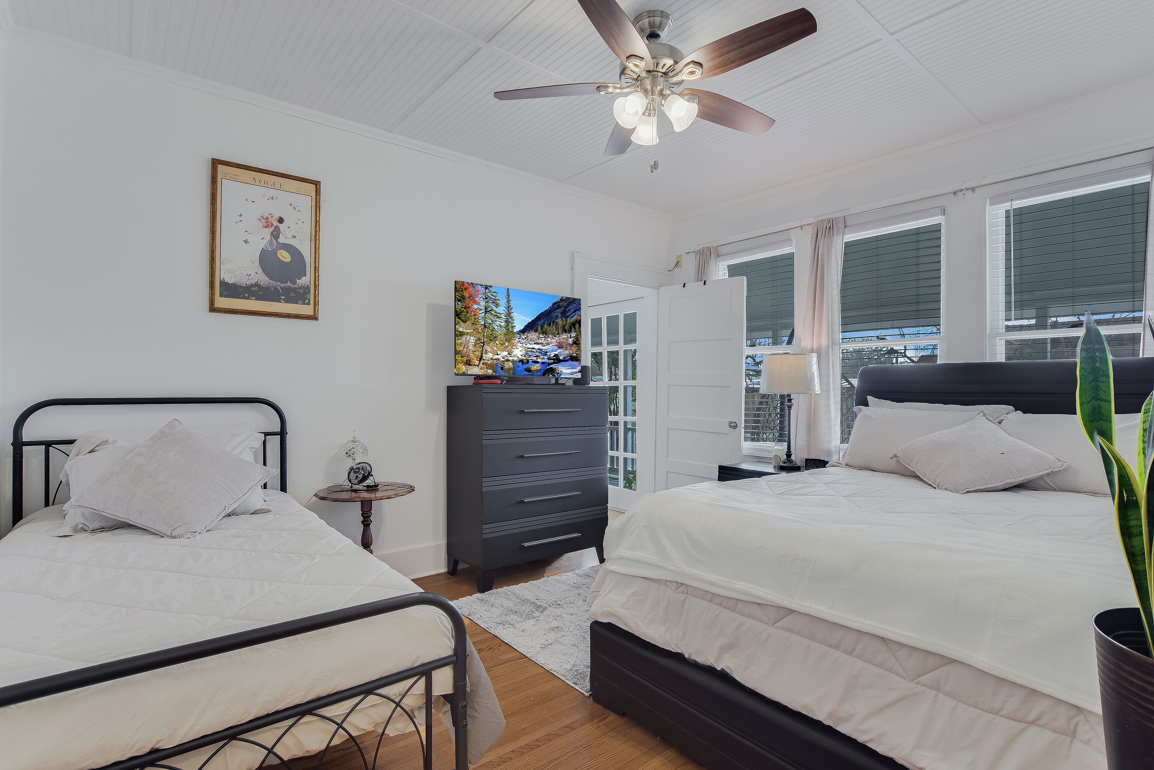 3 chambres, fer et planche à repasser, Wi-Fi gratuit, draps fournis