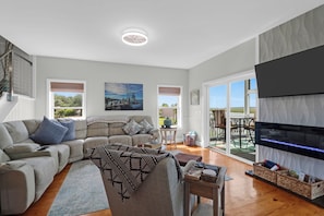 Smart TV - The Coastal Haul - Low Country Living with Private Dock, Edisto, SC (Edisto Island)