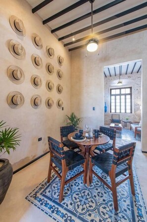 Family House, 2 Bedrooms, Private Pool | Dining room - Casa Trova - Free Parking Centro Mérida (Mérida)