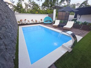 Outdoor pool - Oasis Luxe Villa - Couples & Families Getaway (La Fortuna)