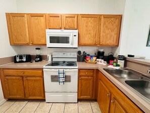 Fridge, microwave, oven, stovetop - Your next adventure 3 (Kissimmee)