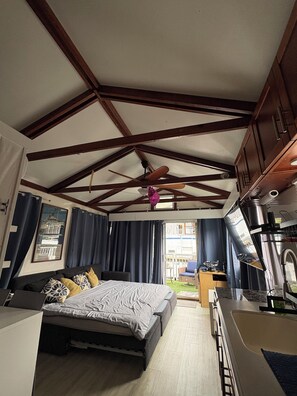 1 chambre, fer et planche Ă repasser, Wi-Fi, literie fournie