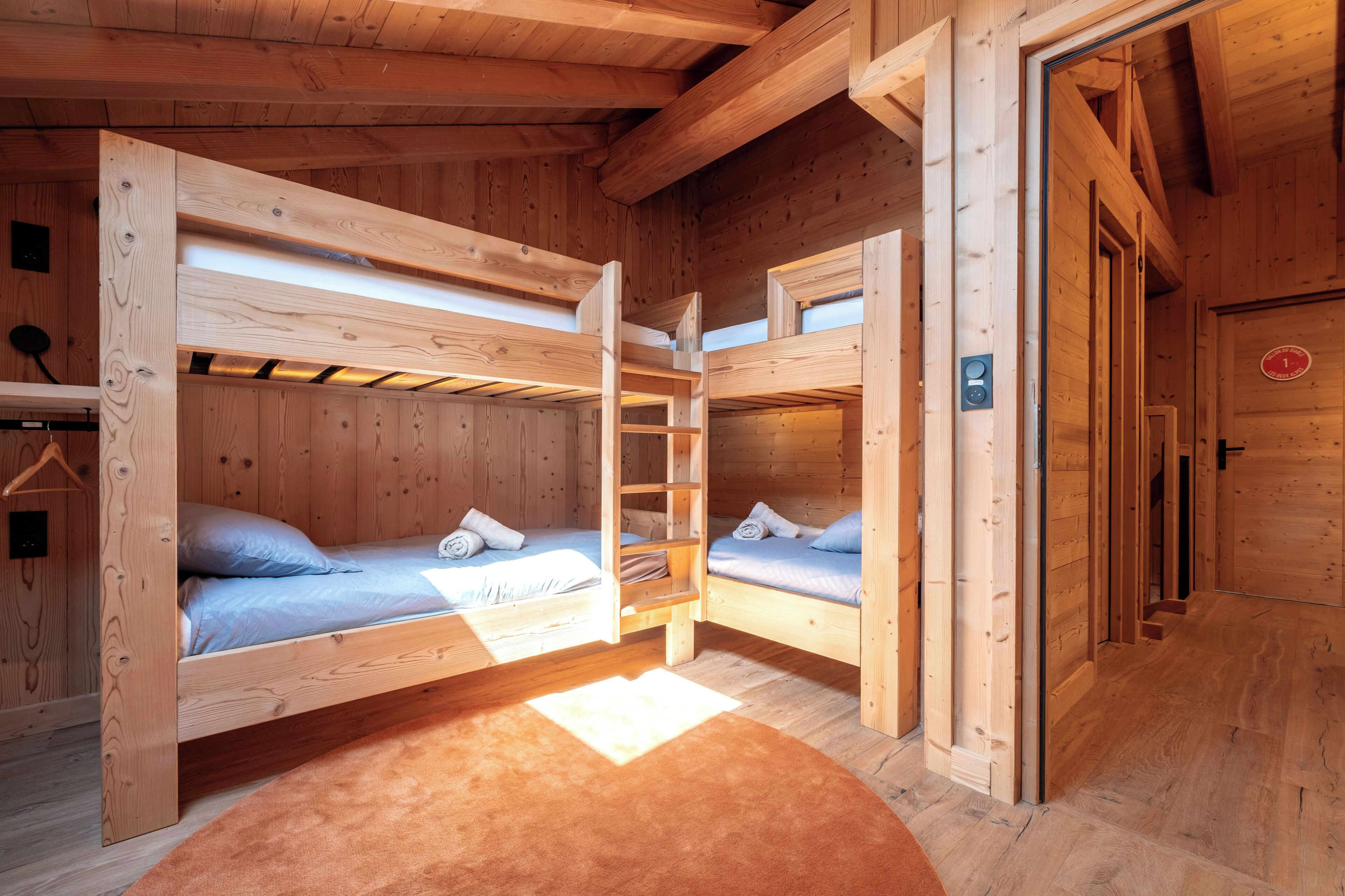 6 camere, Wi-Fi, lenzuola