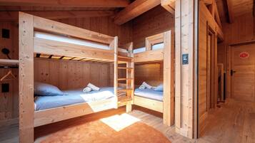 6 camere, Wi-Fi, lenzuola