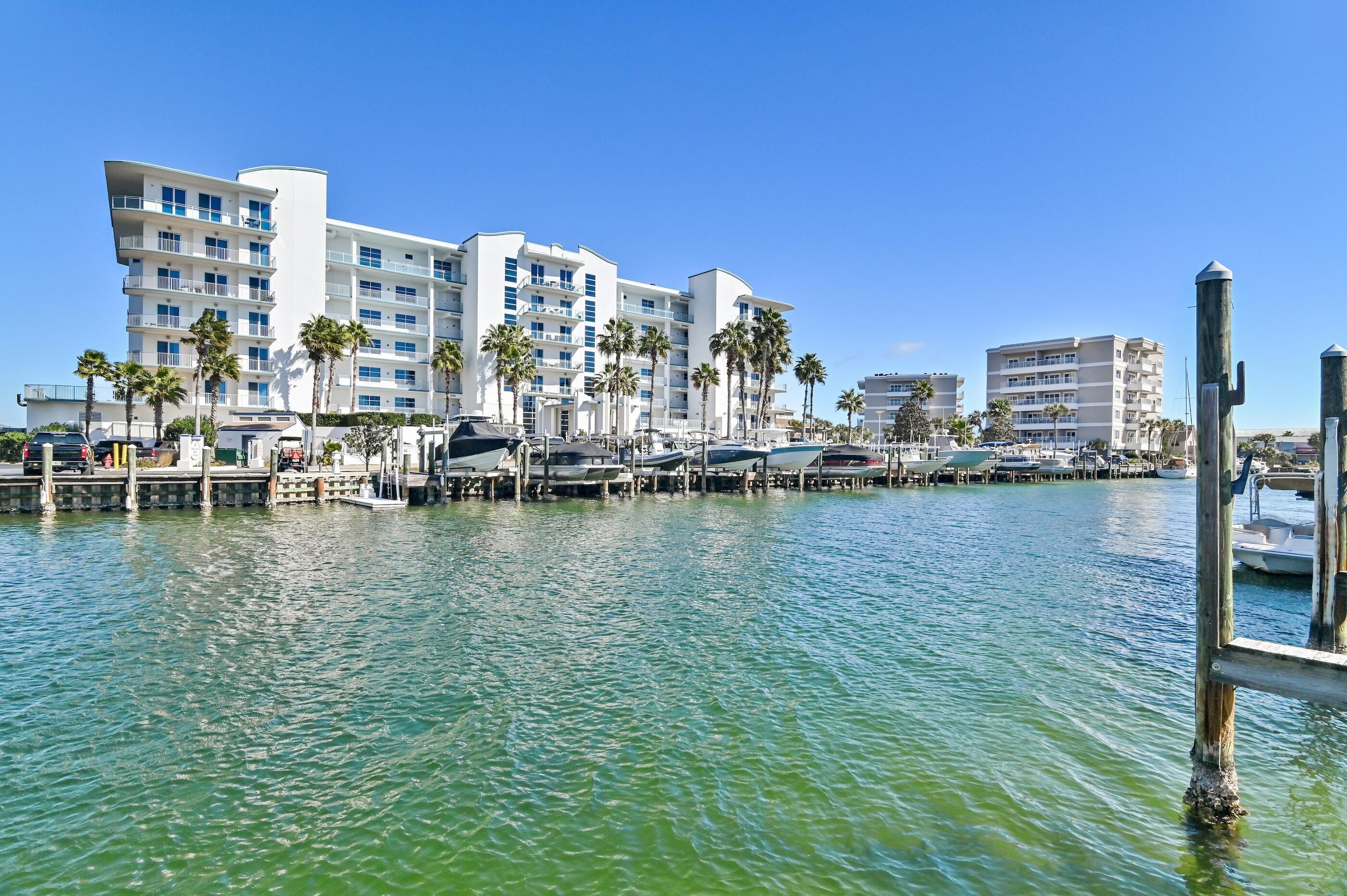 House, Multiple Beds (Emerald Breeze) | Marina