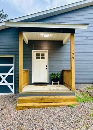 Exterior detail - Delux Country Cabin - Pet Friendly (HOT SPRINGS)
