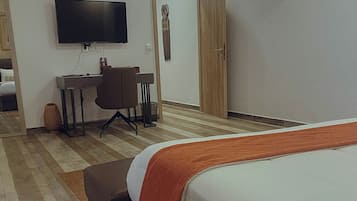 Skrivebord, skrivebord for bærbar PC og wi-fi (inkludert)