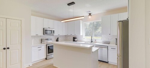 Spacious 3-bedroom house in adorable Dayton with lots of outdoor space.