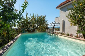 A heated pool - SorrentoVibes - The Lemon Grove Villa with private pool, garden and terrace (Massa Lubrense)