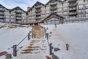 Exterior - Suncadia Resort 1BR: River View! (Cle Elum)