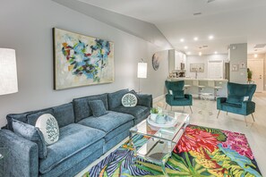 TV - Canal-Front Oasis! Port Charlotte Condo w/ Lanai (Port Charlotte)
