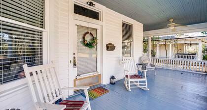 Explore Jackson! Historic Belhaven Home w/ Porch