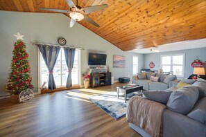 TV, books - 3 Blocks to Lake George Village: Spacious Home! (Lake George)