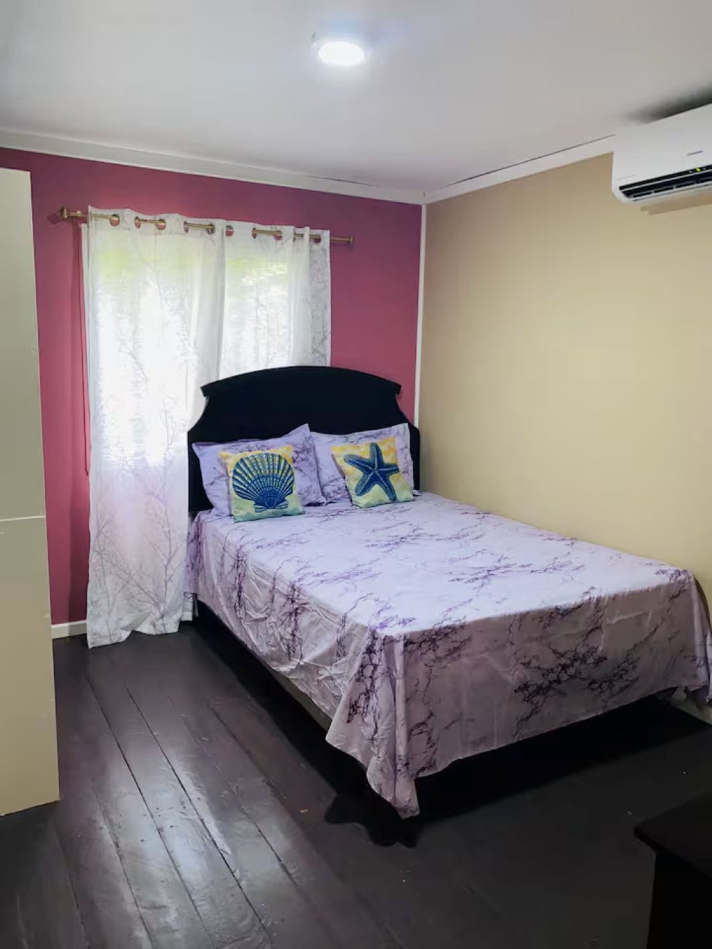 مكواة/لوح كي وواي فاي وملاءات أسرّة