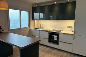Private kitchen - Comfort with the best ocean view at the Marina Balcony (benalmadena)