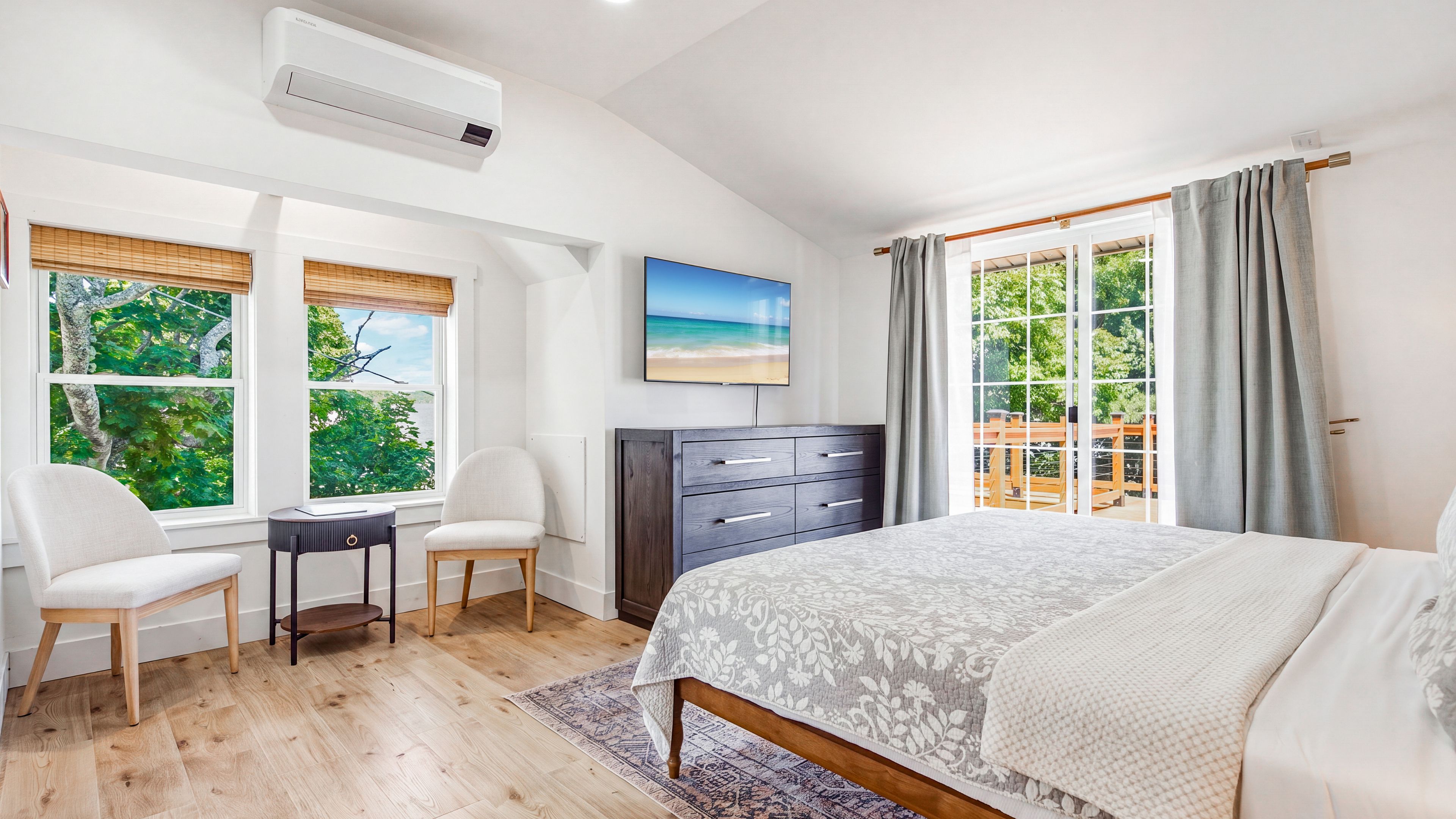 1 chambre, fer et planche à repasser, accès au Wi-Fi (inclus)