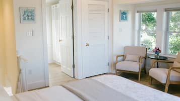 1 slaapkamer, een strijkplank/strijkijzer, gratis wifi, beddengoed