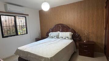 1 habitación, wifi y ropa de cama