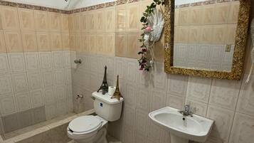 Handtücher, Seife, Toilettenpapier