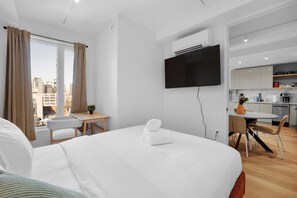 Suite Premium, 2 habitaciones, 2 baños | Cortinas opacas, tabla de planchar con plancha, wifi gratis