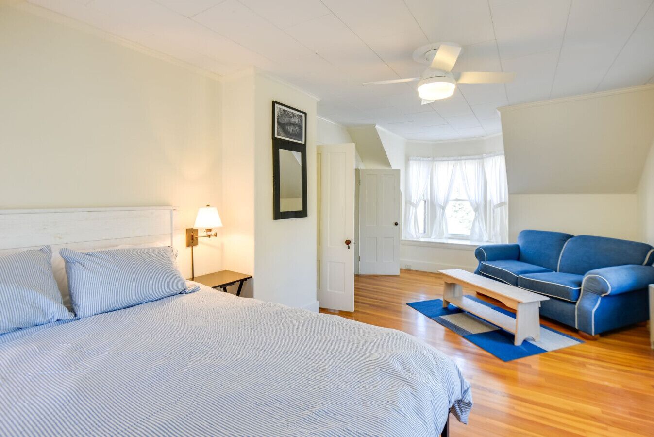 2 bedrooms, desk, iron/ironing board, travel crib