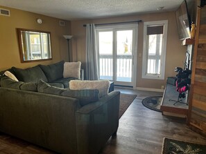 Living area - Ski In/Out condo close to everything with modern kitchen, balcony and views (Ludlow)