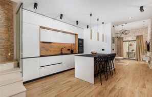 Fridge, microwave, oven, dishwasher - Beautiful home in Kanfanar (Kanfanar)