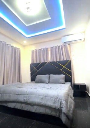 2 bedrooms, iron/ironing board, WiFi, bed sheets - A few steps away from the famous acropolis park, located in the heart of Apo! (Federal Capital Territory, Nigeria)