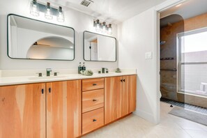Hair dryer, towels - Putting Green! Fairway Retreat on Dobson Ranch (Mesa)