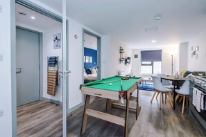 Games room - Central Liverpool Apartment | Work & Long Stays (Merseyside)