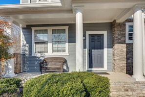 Exterior detail - Atlanta Luxe: Elegant Group Retreat & Social Hub (Atlanta)