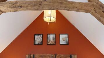 Bügeleisen/Bügelbrett, Internetzugang, Bettwäsche