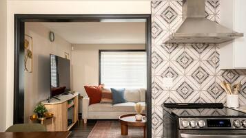 Rumah, Beberapa Tempat Tidur, hot tub, pemandangan kebun (August Inn) | Interior