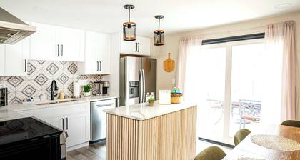 August Inn Charming Stay for 8