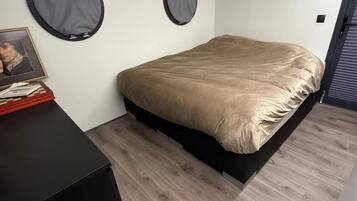 2 slaapkamers, een bureau, gratis wifi, beddengoed