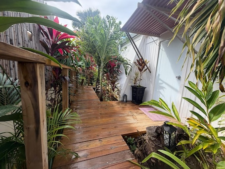 Standard Cabin, Patio, Courtyard View. Bella Noni B&B