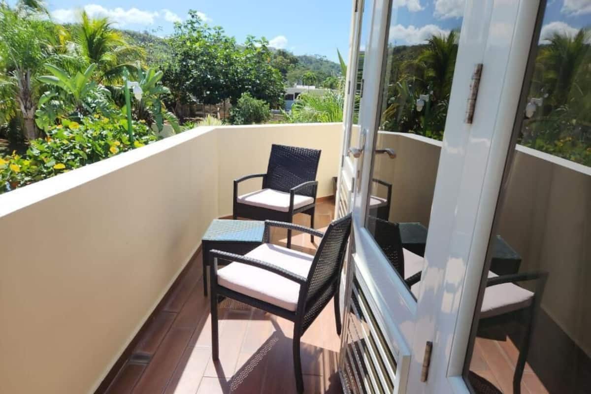 Superior Suite, Pool View