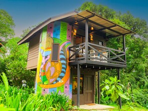 Villa, balkong, hageutsikt | Eksteriør