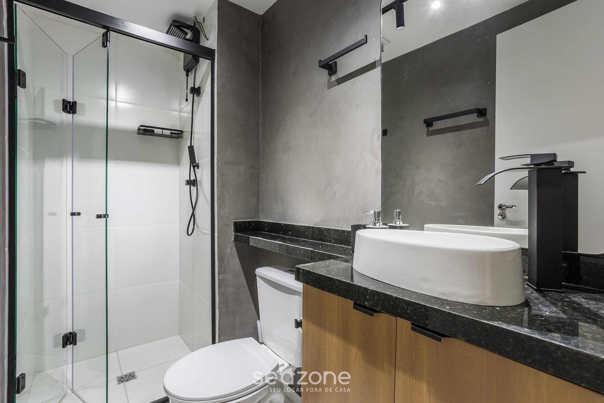 Basic Apartment | Bathroom