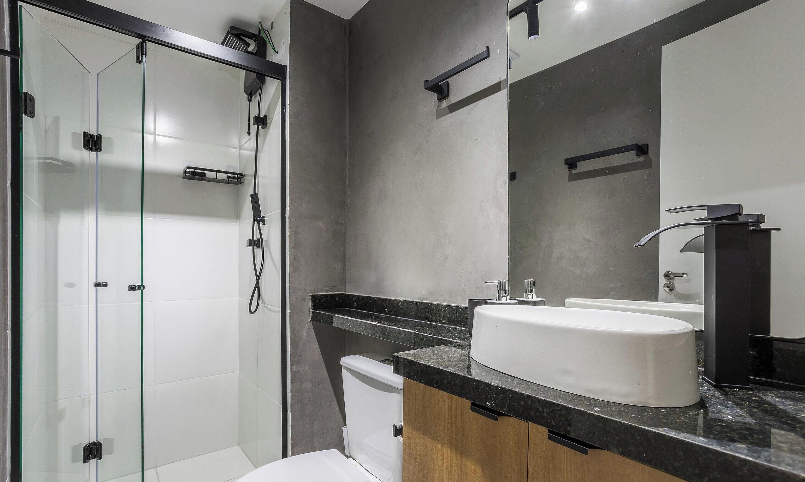 Basic Apartment | Bathroom