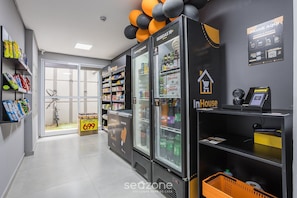 Basic Apartment | Gift shop - Studio w/ Balcony 850 m From the Subway Msz0504 (São Paulo)