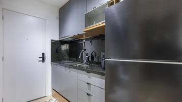 Basic Apartment | Private kitchen